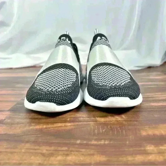 APL TechLoom Bliss Size 7 in HEATHER GREY/ SILVER/ OMBRE - Picture 3 of 8